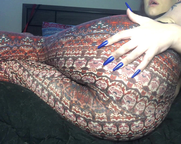 The Fart World aka thefartworld OnlyFans - Brooke Farting Up Close In Leggings! @abigailpeach