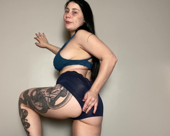 The Fart World aka thefartworld OnlyFans - Luna Farting And Blowing It In Your Face @lunasspectacle