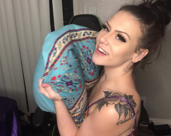 The Fart World aka thefartworld OnlyFans - Brooke Farting On Pillow And Smelling it! @abigailpeach