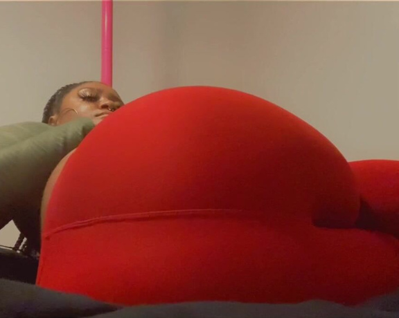 The Fart World aka thefartworld OnlyFans - Dynastys Phat Ass Blowing Your House Down! @bigbootylayna