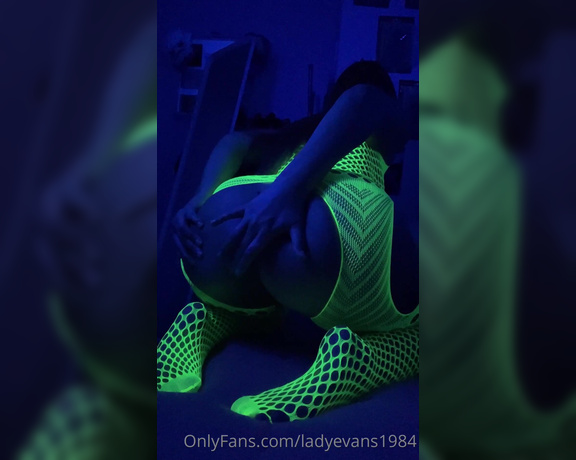 LadyEvans84 aka ladyevans1984 OnlyFans - Hoy quera hacer algo diferente Disculpar si no se ve del todo bien… pero