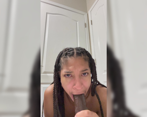 ManyVids - Foxybrown20 - Deepthroat dildo spit fetish