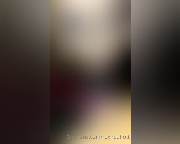 Roxi Red aka roxiredhott OnlyFans Video 4123