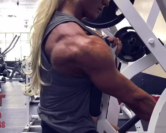 LisaXXXCross aka lisaxxxcross OnlyFans - Workout footage from 2018 comp prep