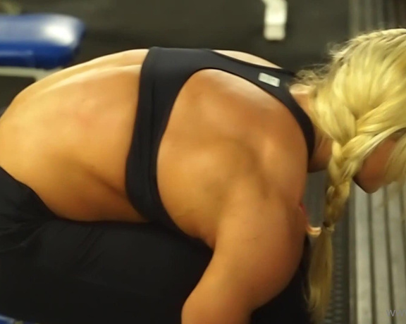 LisaXXXCross aka lisaxxxcross OnlyFans - Training shoulders in 2012