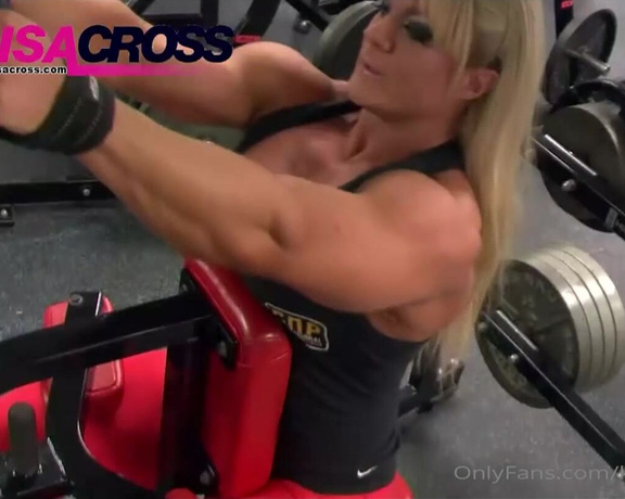 LisaXXXCross aka lisaxxxcross OnlyFans - Training Back in a Cool gym in Chicago I actually got snowed in on this trip