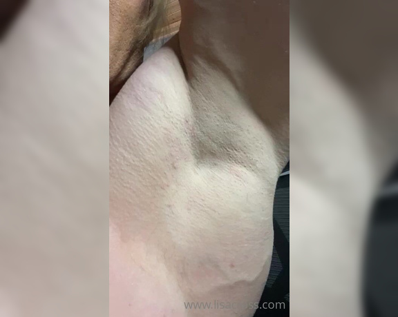 LisaXXXCross aka lisaxxxcross OnlyFans - Fresh Muscular Armpits Armpit fetish is real and Lisa has the perfect, freshly shaved armpits