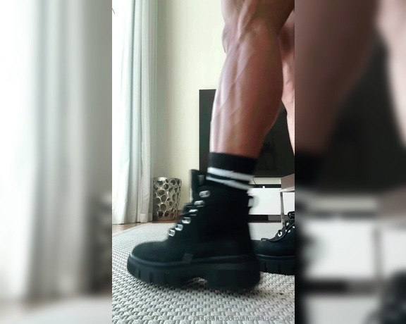 Amy Muscle VIP aka amymuscle_vip OnlyFans - My huge veiny calves…175 inches