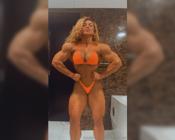 Amy Muscle VIP aka amymuscle_vip OnlyFans - Flexing these muscles and showing you my holes