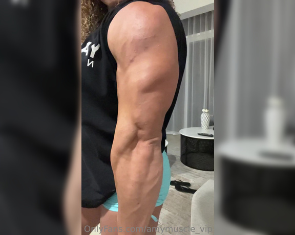 Amy Muscle VIP aka amymuscle_vip OnlyFans - What do you think of my massive biceps I think they are around 178 inches here