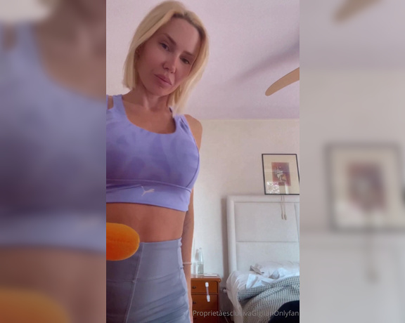 Giglian Foster aka giglianfoster OnlyFans - NEW VIDEO ! Appena sveglia , mi vesto per andare in palestra