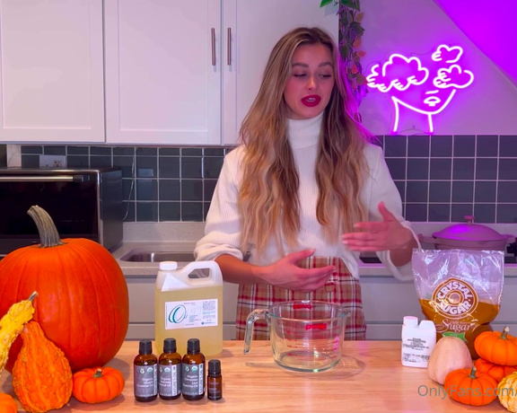 Chem with Wren aka chemwithwren OnlyFans - Let’s make a pumpkin themed sugar scrub together! Remove all the dead and dry skin from