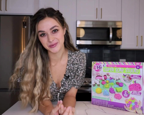 Chem with Wren aka chemwithwren OnlyFans - I had so much fun playing with this soap making kit in my new lab Melt