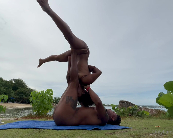 Jeff Cutts aka jeffuncutt OnlyFans - Naked Arco Yoga @denny cakes