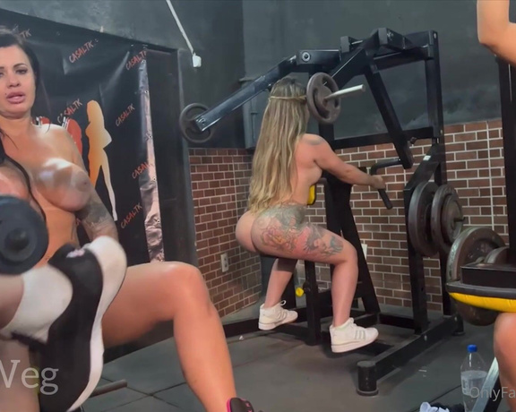 Tati Weg aka tatiweg OnlyFans - Sexy Gym cena extra