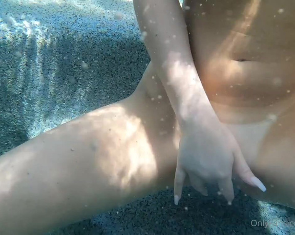 Wettmelons aka wettmelons OnlyFans - Some more under water action