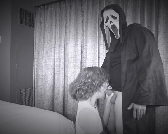 (ManyVids) POVProfessor - Doe's Halloween Adventure with Ghostface black and white