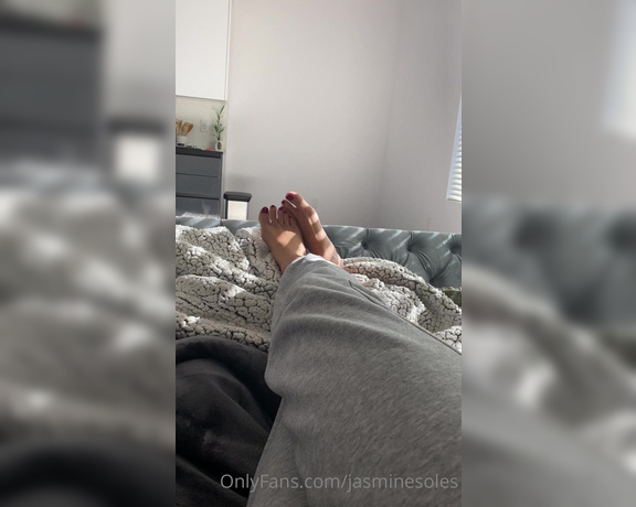 Jasminesoles - Feet lovers I sent you a treat in the messages mv (25.12.2020)