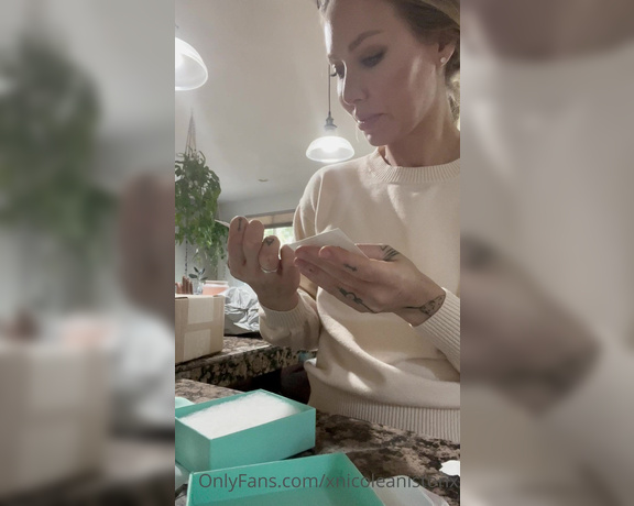 Nicole Aniston aka xnicoleanistonx OnlyFans - Thank you so much GDM, this is the most unique thoughtful gift I’m so honored, thank