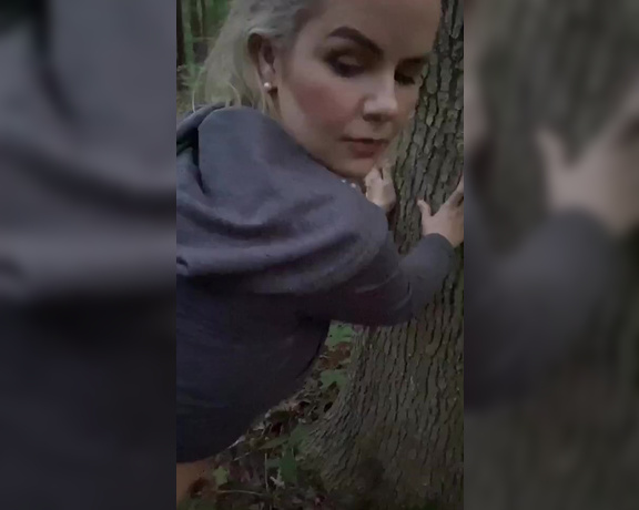 (ManyVids) TyroneLovePOV - Slimthick_Vic PUBLIC Forest Outdoor Fuck