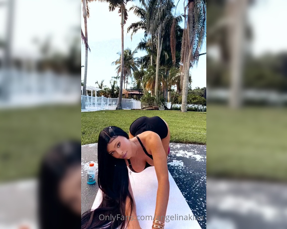 Angelina Klair aka angelinaklair OnlyFans - Gotta get that morning stretch