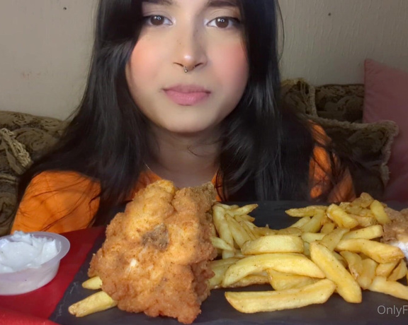 Aeluin aka aeluin OnlyFans - I hope everyone had a lovely Christmas!! Heres that KFC mukbang youve been waiting for hehe