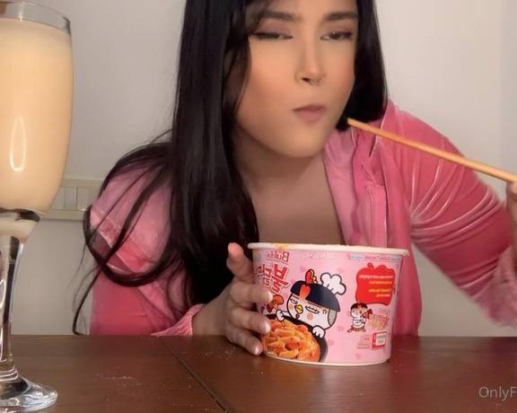 Aeluin aka aeluin OnlyFans - What I bought from the Asian convenience store Mukbang!! I know a lot of you have