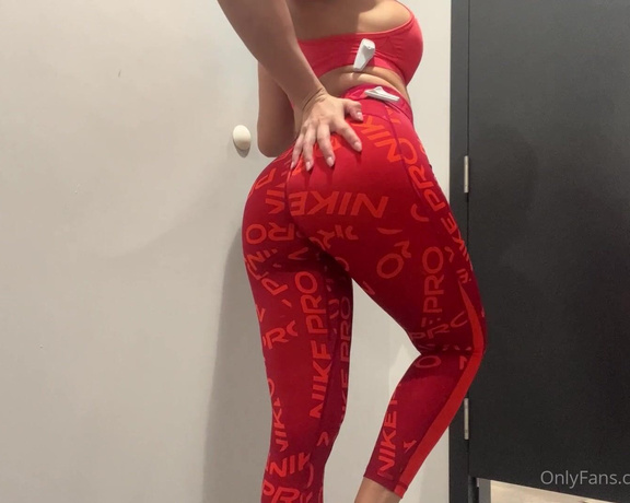 Candyluxxx aka candyluxxx OnlyFans - Nike Leggings