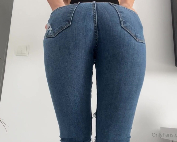 Candyluxxx aka candyluxxx OnlyFans - Big ASS in jeans try on haul