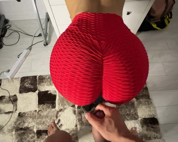 Candyluxxx aka candyluxxx OnlyFans - FULL VIDEO jerk on her ass in pants sport when she looking for a bra