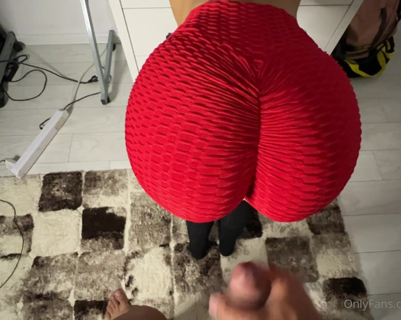 Candyluxxx aka candyluxxx OnlyFans - FULL VIDEO jerk on her ass in pants sport when she looking for a bra