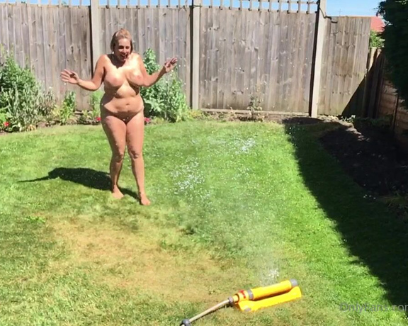 Curvy Claire aka curvyclaireuk OnlyFans - The best way to cool off on a hot sunny day is under a sprinkler