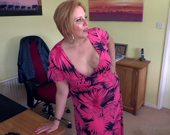 Curvy Claire aka curvyclaireuk OnlyFans - Part 5 of 7  Behind The Scenes of In The Pink from my YouTube video