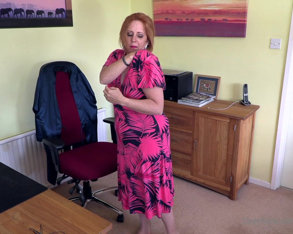 Curvy Claire aka curvyclaireuk OnlyFans - Part 4 of 7  Behind The Scenes of In The Pink from my YouTube video