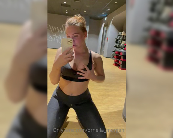 Ornella Morgan aka ornella_morgan OnlyFans - Jet chvilku budu v t posilovn provokovat I will provoke you with the gym for