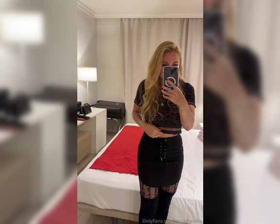 Elisa Dreams aka elisadreams OnlyFans - Afterwards, I made a stop in Barcelona, stopping off at the Louboutins boutique, then grabbing something