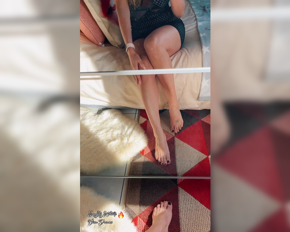 Elisa Dreams aka elisadreams OnlyFans - Wake up, sleepyhead Do you want some pussy