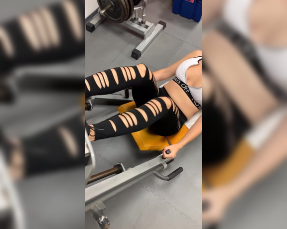 Elisa Dreams aka elisadreams OnlyFans - Sexy workout wearing a Seethru legging and a naughty top