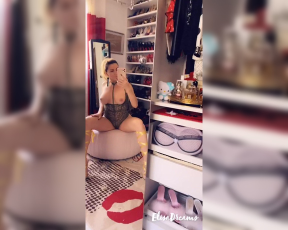 Elisa Dreams aka elisadreams OnlyFans - Sexy Look of the day  Sending you all over