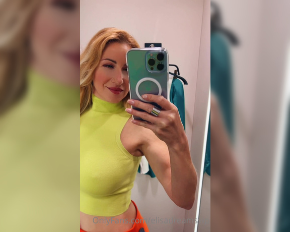 Elisa Dreams aka elisadreamsvip OnlyFans - Last week while shopping Trying on different outfits in the fitting rooms while showing you