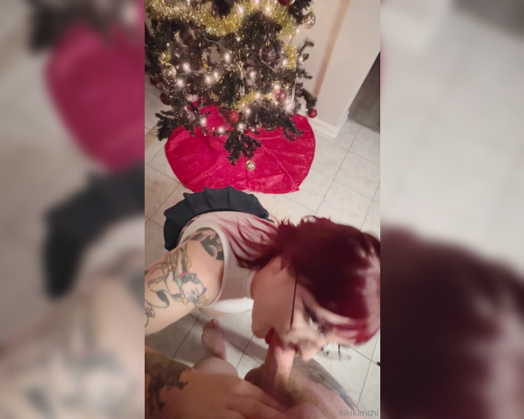 Jerk4june aka jerk4june OnlyFans - MERRY CHRISTMAS BABES wishing i was under all ur trees this holiday enjoy the vid