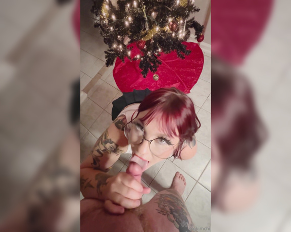 Jerk4june aka jerk4june OnlyFans - MERRY CHRISTMAS BABES wishing i was under all ur trees this holiday enjoy the vid