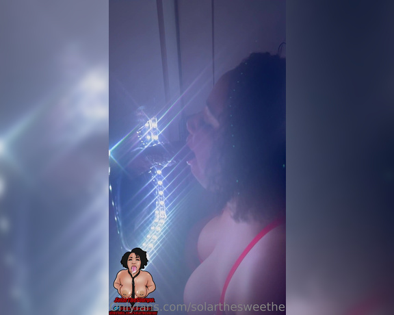 SOLARTHESLURPER aka solarthesweetheart OnlyFans - I love draining dicks at the gh wall watch me keep slurping even after cumshot