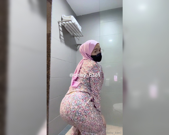 Bbydaisy aka daisy_bae1 OnlyFans - Nak goyang atas you boleh tak