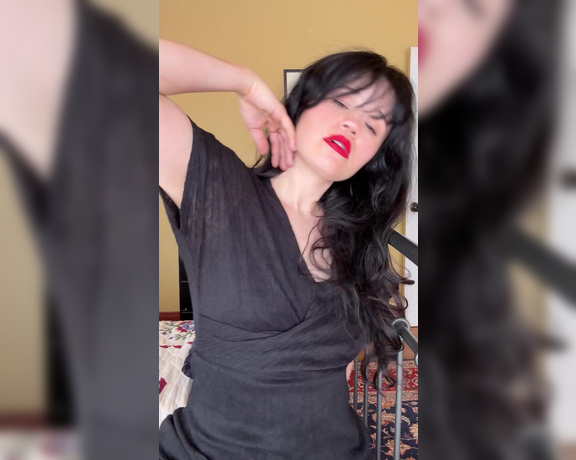 Kae Yli aka kae_yli OnlyFans - Red lips + black dress = timeless combo