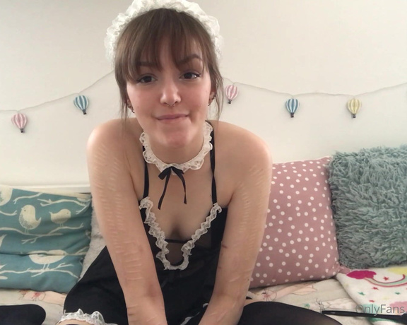 Gibbymoo aka gibbymoo OnlyFans - A silly awkward little maid roleplay video p roleplay makes me uncomfortable so this was