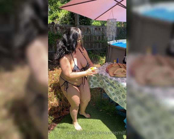 Hotmommaxine aka hotmommaxine OnlyFans - Hi everyone Had some in the sun fun in the backyard yesterday Enjoy