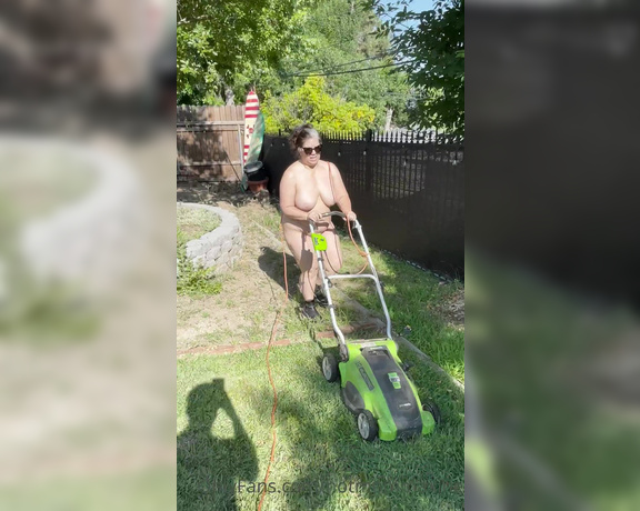 Hotmommaxine aka hotmommaxine OnlyFans - Hello beautiful people I just felt like mowing the lawn today Bikini just happened to fall