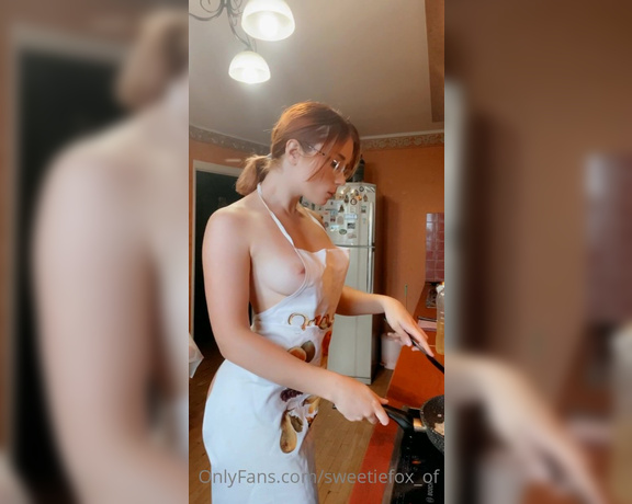 Sweetie Fox aka sweetiefox_of OnlyFans - Want to see me in your kitchen I cook well I can fry the meat