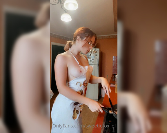 Sweetie Fox aka sweetiefox_of OnlyFans - Want to see me in your kitchen I cook well I can fry the meat